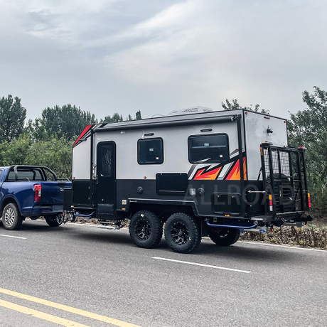 Caravana todoterreno con techo r&iacute;gido, estilo de veh&iacute;culo m&aacute;s nuevo, est&aacute;ndar australiano